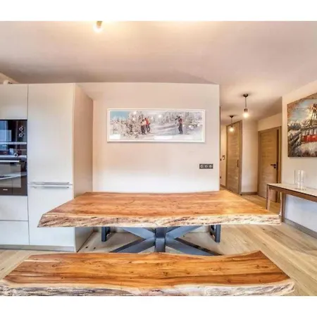 Lejlighed Luxurious 4-room With Pool, Gym, And Parking *