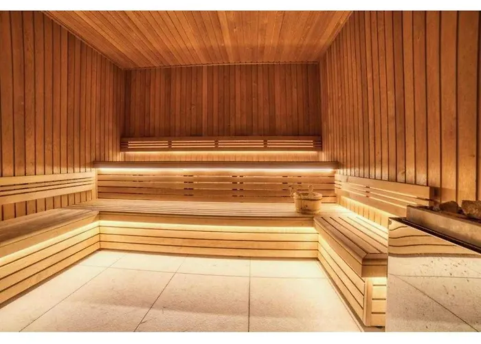 Lejlighed Luxurious 4-room With Pool, Gym, And Parking *