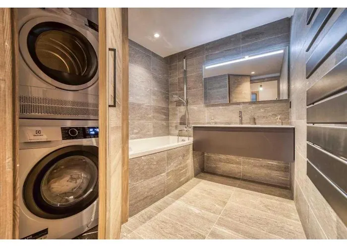 Luxurious 4-room With Pool, Gym, And Parking