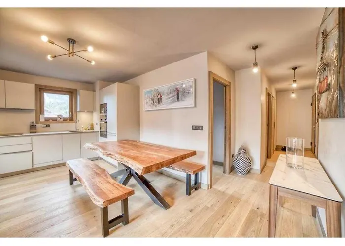 Luxurious 4-room With Pool, Gym, And Parking Lejlighed