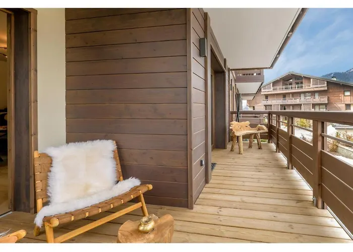 Luxurious 4-room With Pool, Gym, And Parking *