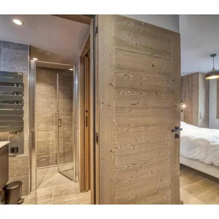 Luxurious 4-room With Pool, Gym, And Parking *