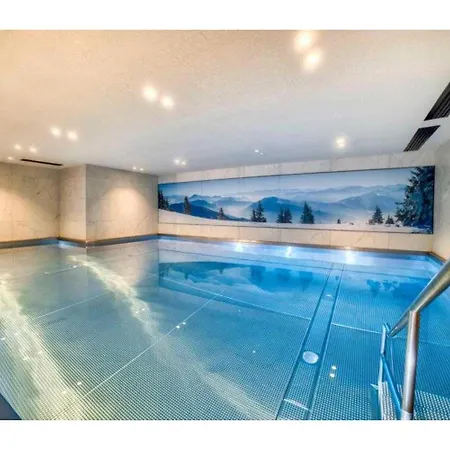 Luxurious 4-room With Pool, Gym, And Parking Apartmán *