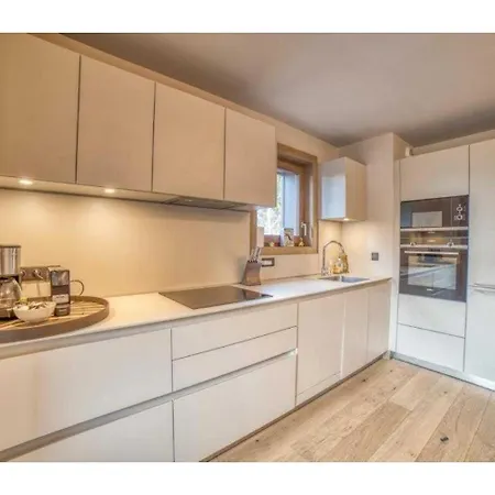 Luxurious 4-room With Pool, Gym, And Parking Megève