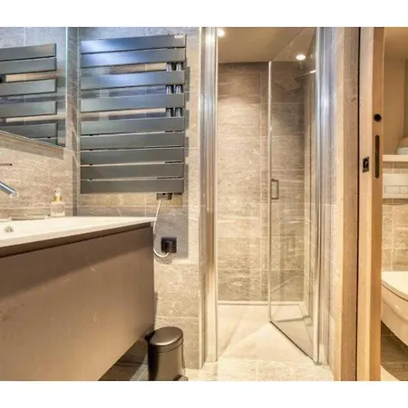 Apartmán Luxurious 4-room With Pool, Gym, And Parking Megève