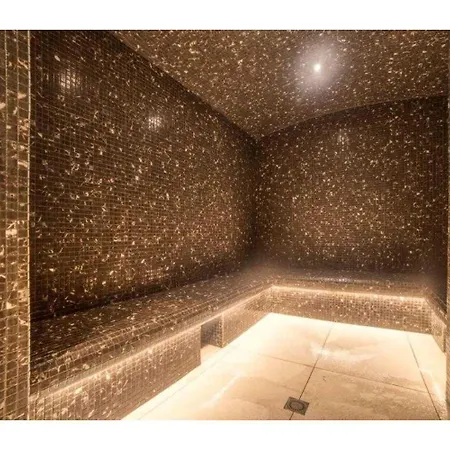 Luxurious 4-room With Pool, Gym, And Parking