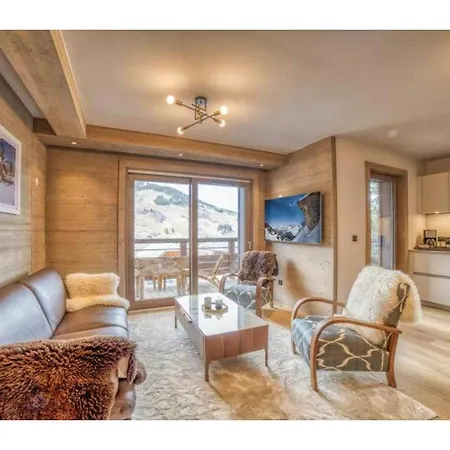Apartment Luxurious 4-room With Pool, Gym, And Parking