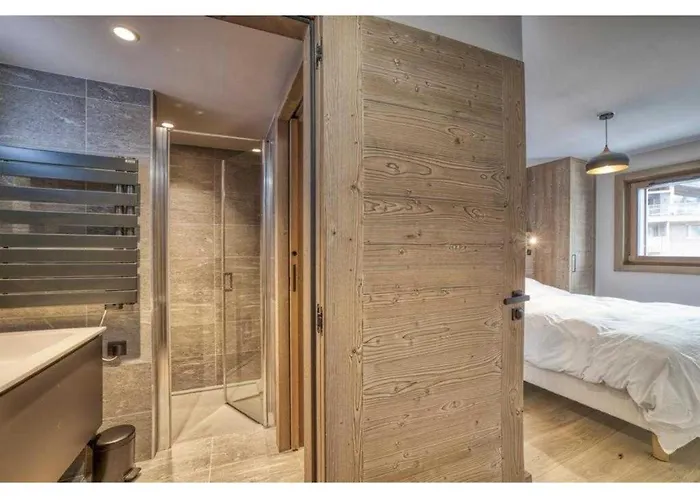 Luxurious 4-room With Pool, Gym, And Parking *