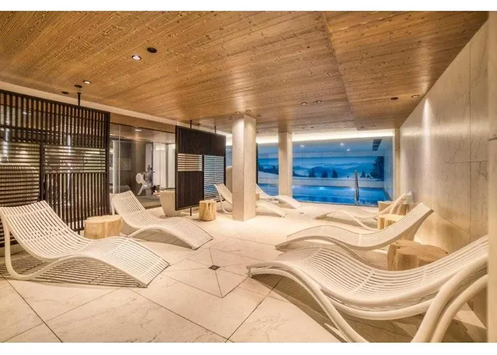 Luxurious 4-room With Pool, Gym, And Parking Διαμέρισμα